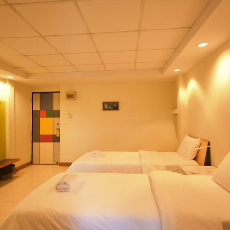 Room At Prachachuen Нонтабури Екстериор снимка