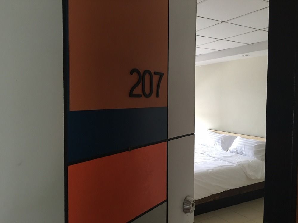 Room At Prachachuen Нонтабури Екстериор снимка