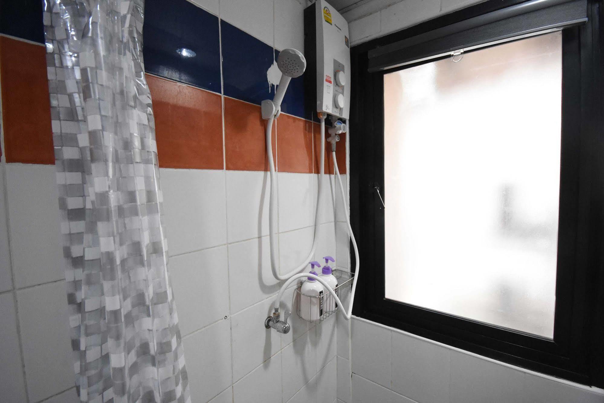 Room At Prachachuen Нонтабури Екстериор снимка