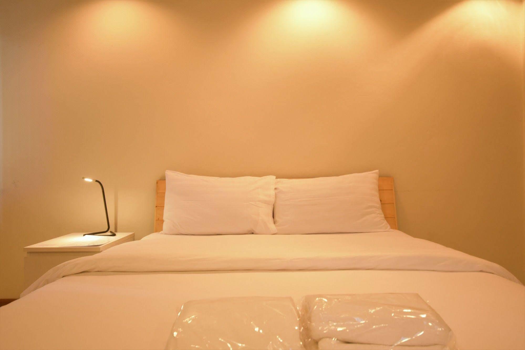 Room At Prachachuen Нонтабури Екстериор снимка