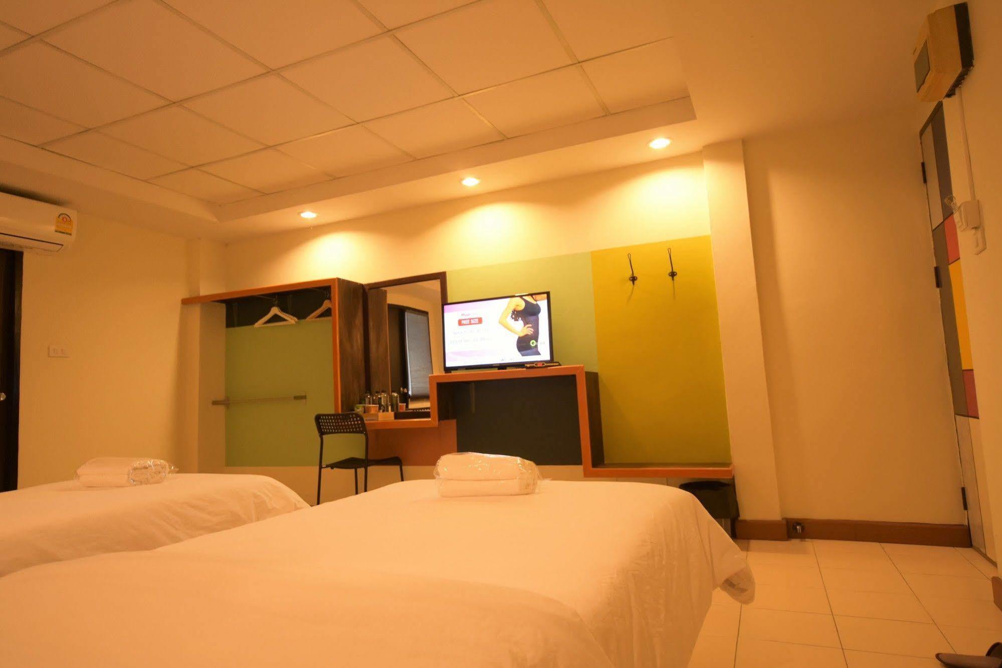 Room At Prachachuen Нонтабури Екстериор снимка
